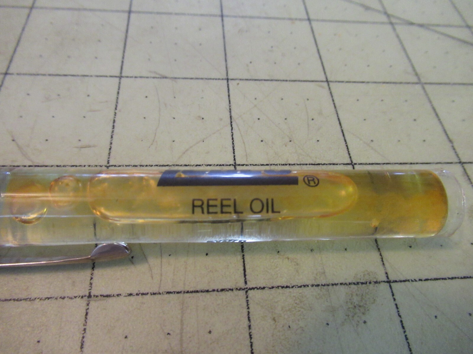 Zebco Reel Premium Oil Plastic Pen Pocket Oiler Dispenser Tube Fishing