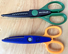 Edger Scissors Lot Set of 2 Craft Paper Mini Scallop Water Scrapbooking