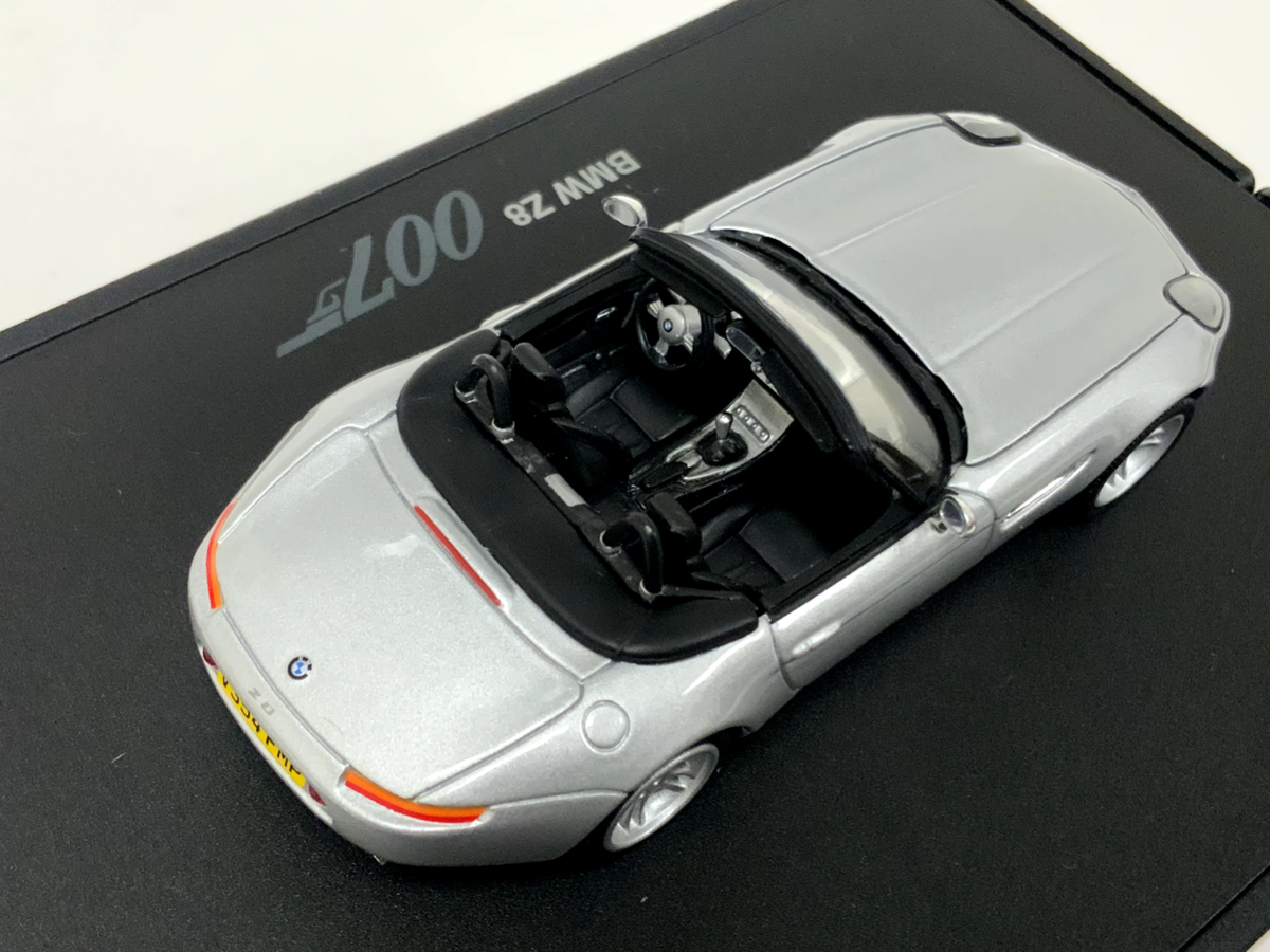 1/43 Minichamps BMW Z8 007 the World is not enough 80 42 0 007 666