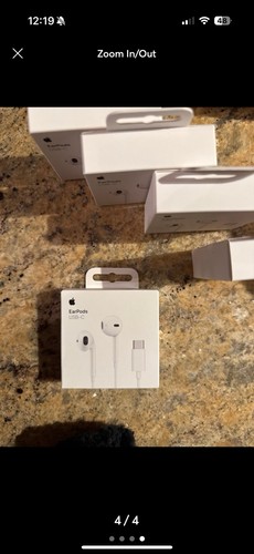 Apple EarPods with USB C Connector - Picture 2 of 4