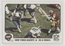 1977 Fleer Teams in Action New York Giants Team (In a Pinch) #46 2v5