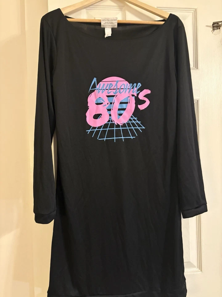 Fantasia feminina completa dos anos 80 M/L. Blusa longa, capris, tênis (tamanho 10), acessórios - Imagem 3 de 4