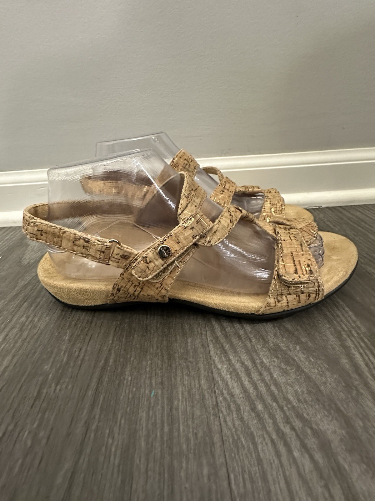 Vionic Women’s Brown Strappy Sandals Size 8