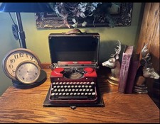 ROYAL Portables Vintage Model P Typewriter •  Red Duotone with Black Case thumbnail