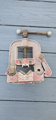 Vintage Littlestown. Pa. H&F Co #43 Hinged Pipe Vise Bench Clamp 