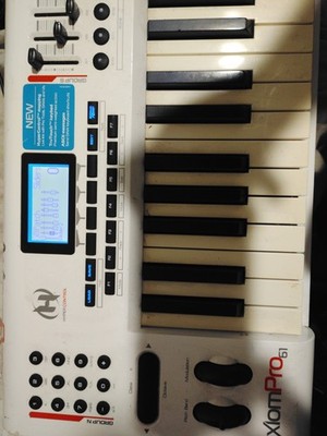 M-Audio Axiom Pro 61 Midi Keyboard HyperControl Technology Read