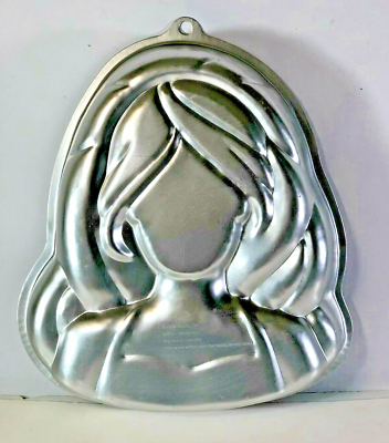 Wilton Barbie Cake Pan 2105-2551. 1992 includes original instructions