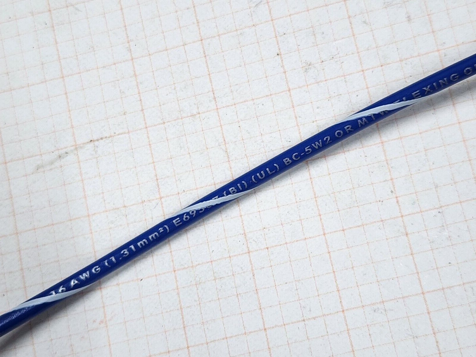 Southwire #16awg 26x30T Boat Cable Hook-Up Wire Dark Blue w/White Spiral /100ft