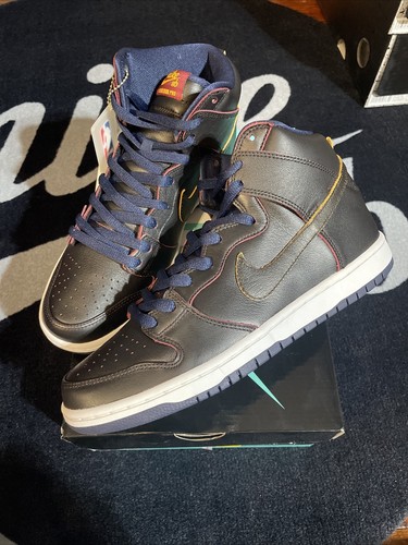 NIKE SB DUNK HIGH PRO NBA CAVS Size 9.5 