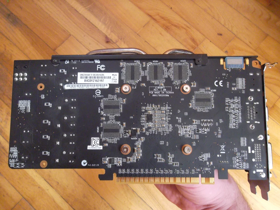 ASUS Nvidia GTX 550 Ti GPU, 1GB GDDR5 PCIe Video Graphics Card - Image 3 of 4