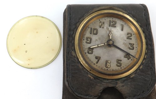 Early 1900s Travel Clock in Protective Leather Case. - Picture 6 of 9