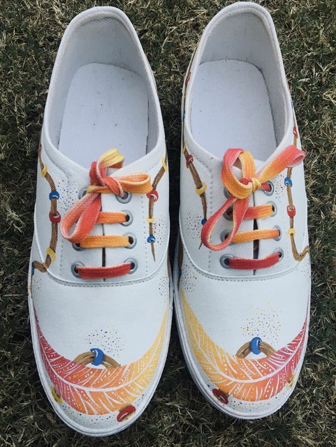 canvas shoes white colour