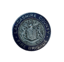 OBSOLETE LANCASHIRE COUNTY FIRE BRIGADE SMALL 27mm DIAMETER ENAMEL BADGE