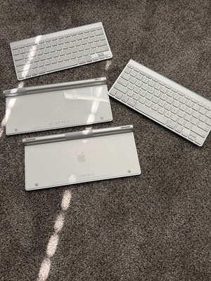 Apple A1314 Wireless Keyboard - MC184LL/B
