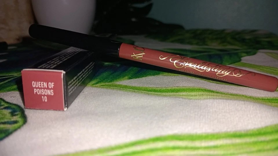 Lápiz labial líquido eterno KVD TAMAÑO COMPLETO, delineador de labios y lápiz delineador de ojos nuevo en caja Foto 4 de 4