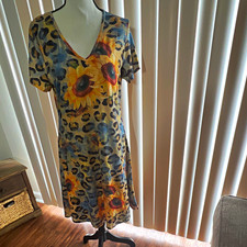 Women  s M Knee Dress Multicolor Leopard/Flower Print V-Neck Short Sleeve Shift