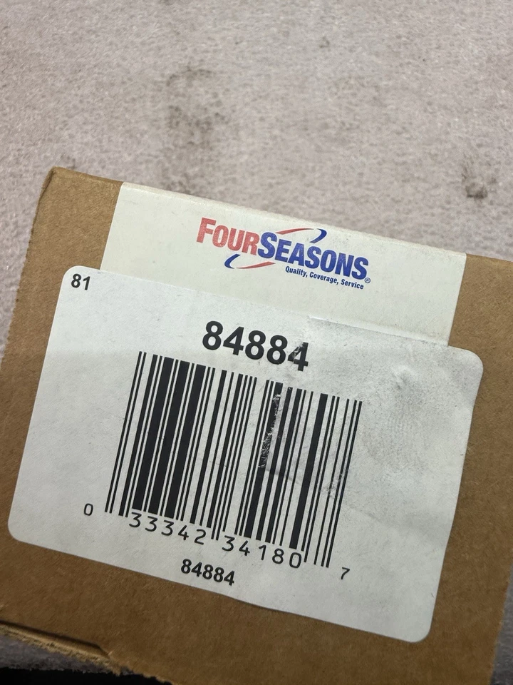 Salida de agua refrigerante motor 4 estaciones 84884 Foto 3 de 3