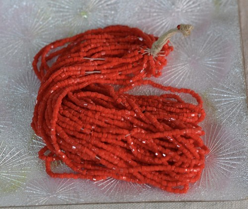 Antique Seed Beads Red Faceted Sparkly, 18 bpi, 7g, 1920s-30s