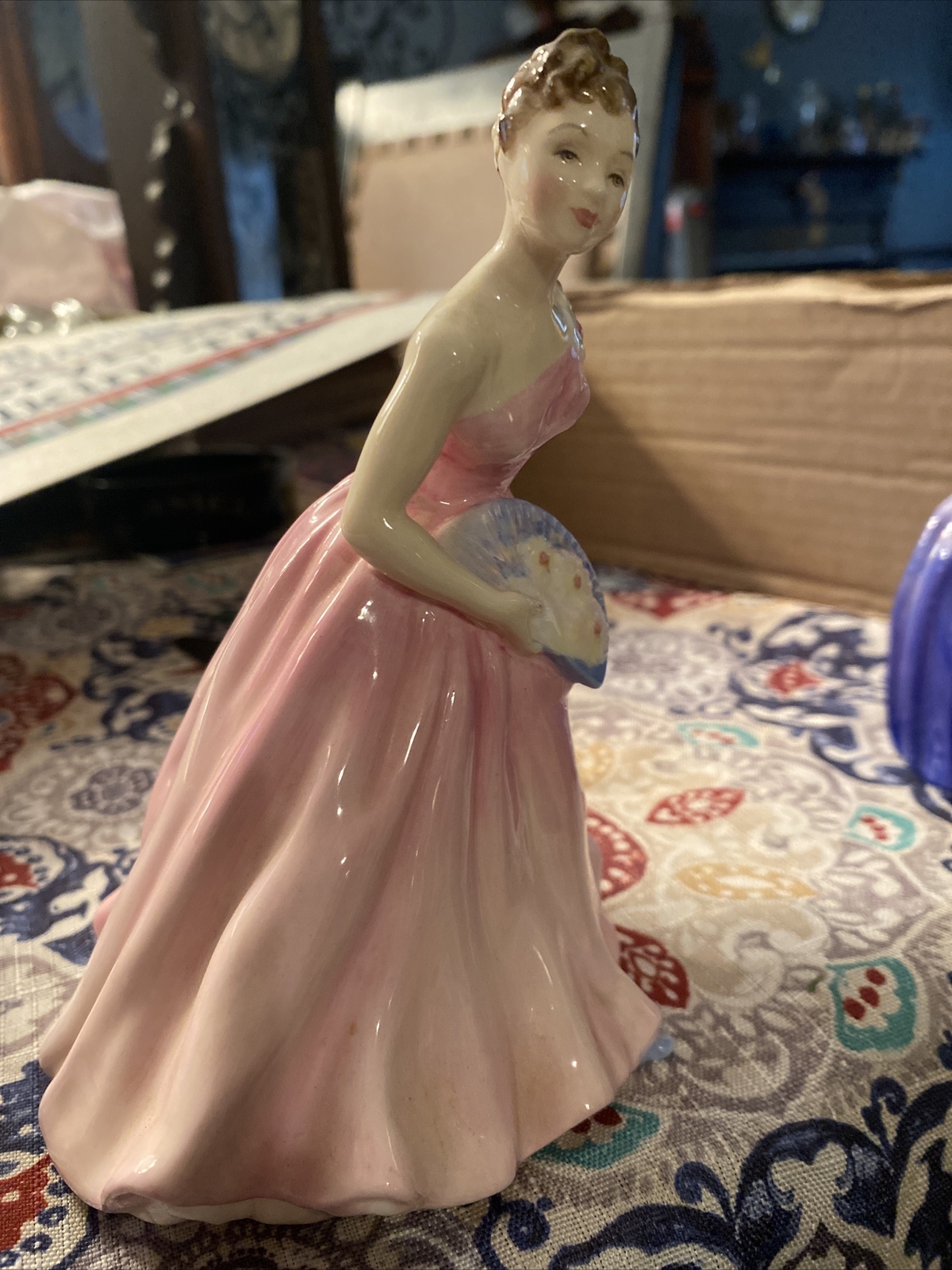 Royal Doulton Vintage Porcelain Figurine Invitation HN 2170 1950's Lady