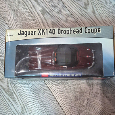 Sun Star Jaguar XK140 Drophead Coupe 1:18 Diecast Metall bordeauxrot OVP 3202