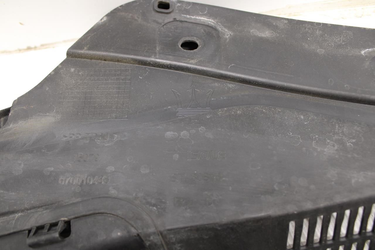 2014-17 Maserati Ghibli 3.0L FR Windshield Cowl Vent Grill Cover Panel 670010468