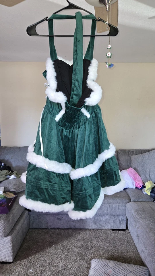 Juniors/Teen M Green Mrs Claus Velvet Dress Faux Fur Trim + Fuzzy Cape Poncho - Image 4 of 4