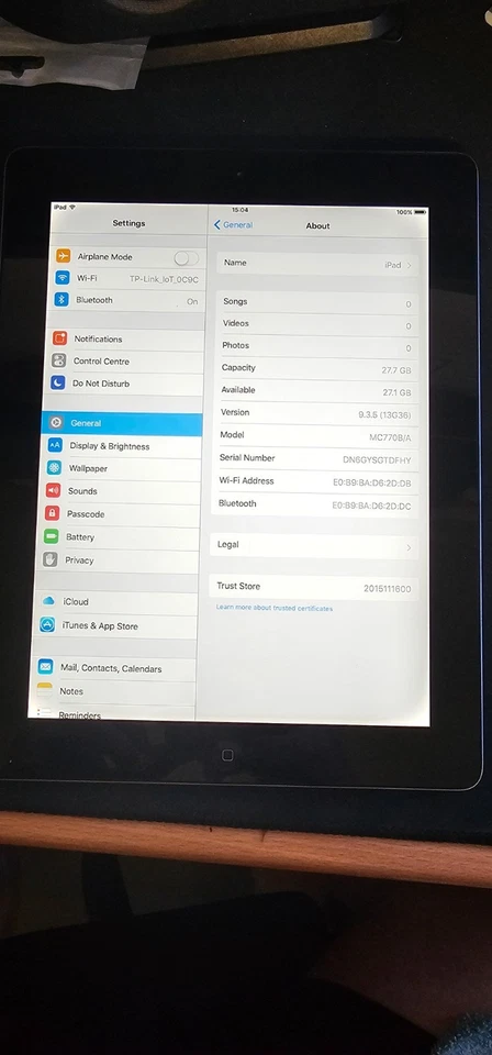 Apple iPad 2 A1396 9.7" 32GB Wi-Fi Silver Black - Image 2 of 3