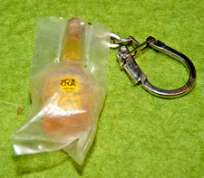 Ancien porte clés bouteille Izarra liqueur basque neuf avec emballage   Keyring