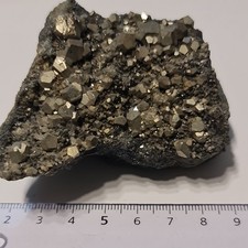 Pyrit Stufe mit rückseitigen Hämatit ca.6,5 cm / ELBA Rio Marina