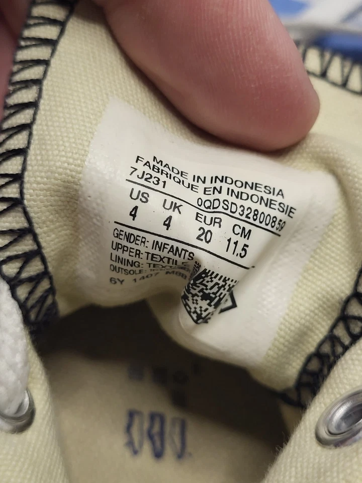 Zapatillas deportivas Converse All Star negras blancas altas bebés niños pequeños talla 4 Foto 3 de 3