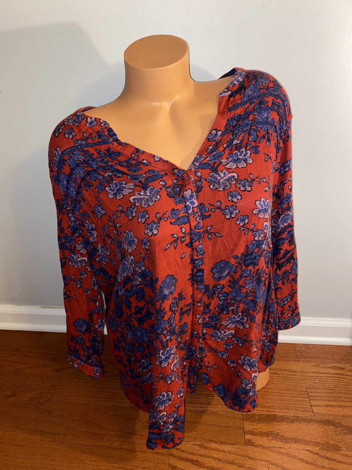 lucky brand blue floral top