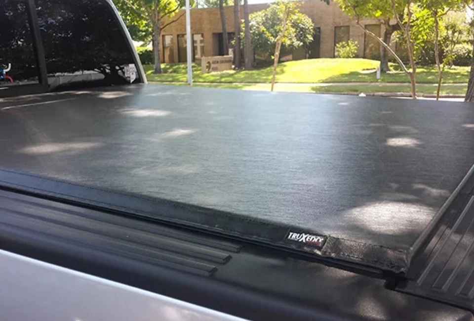 Cubierta enrollable TruXedo 588801 Lo Pro Tonneau para 16-24 Nissan Titan Titan XD 6,5' Foto 4 de 4