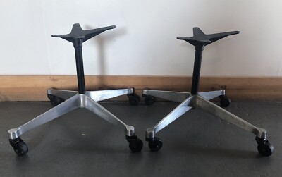 Herman Miller Eames vintage pair of aluminum chair swivel rolling bases