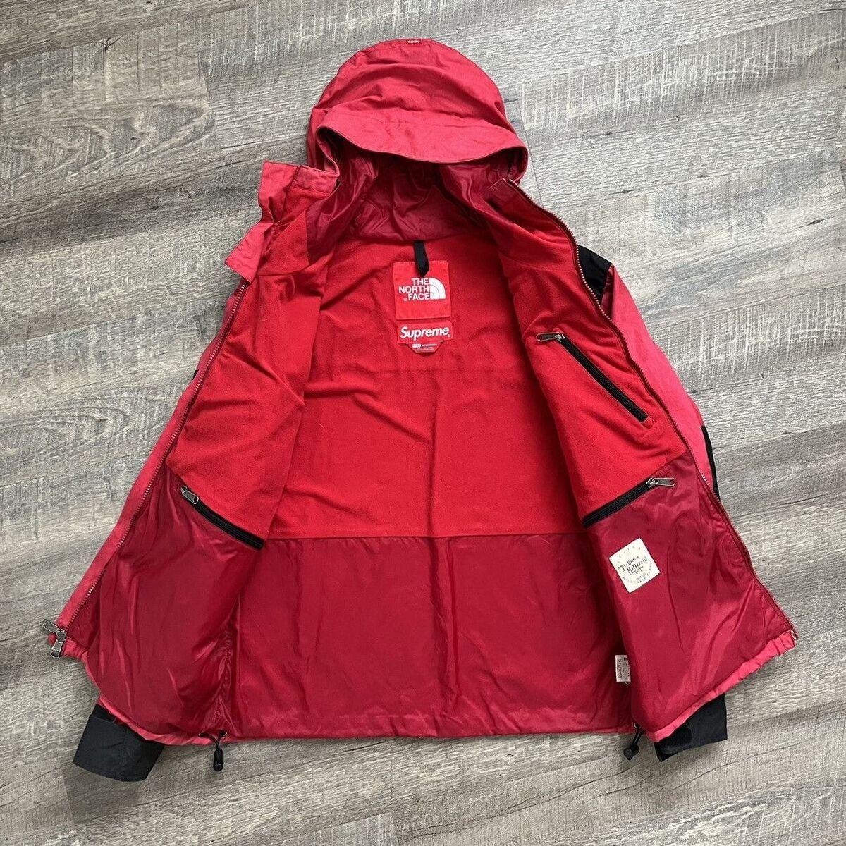 Supreme × The North Face FW10 2010 Red Mountain Waxed Jacket Supreme × The North Face FW10 2010 Red Mountain Waxed Jacket