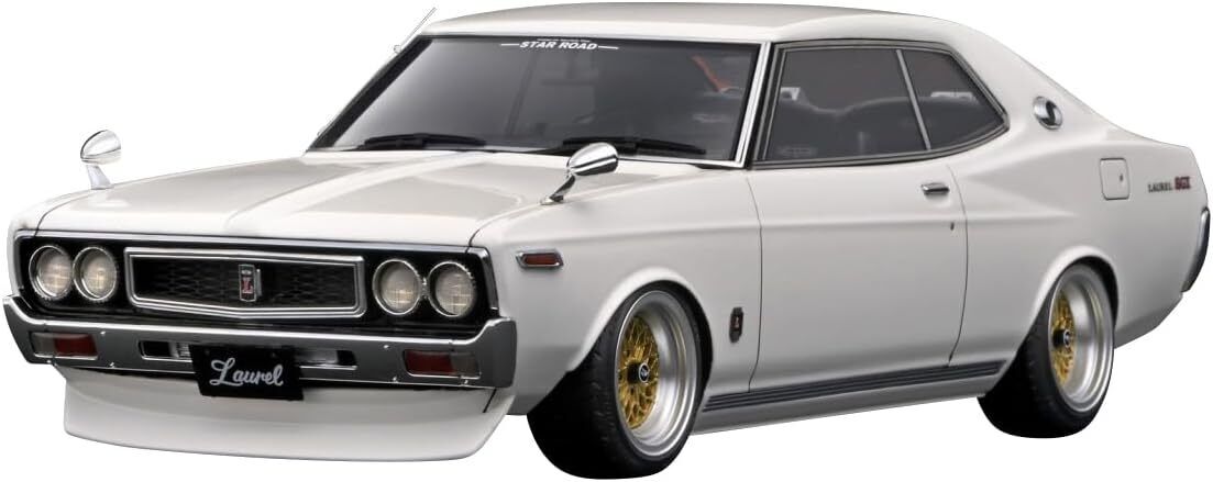 ignition model 1/18 Nissan Laurel 2000SGX (C130) White ignition model 1/18 Nissan Laurel 2000SGX (C130) White