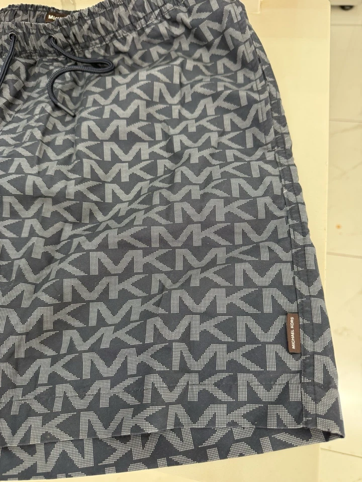 Pantalones cortos Michael Kors para hombre blanco y negro talla 32 medianos Foto 2 de 4