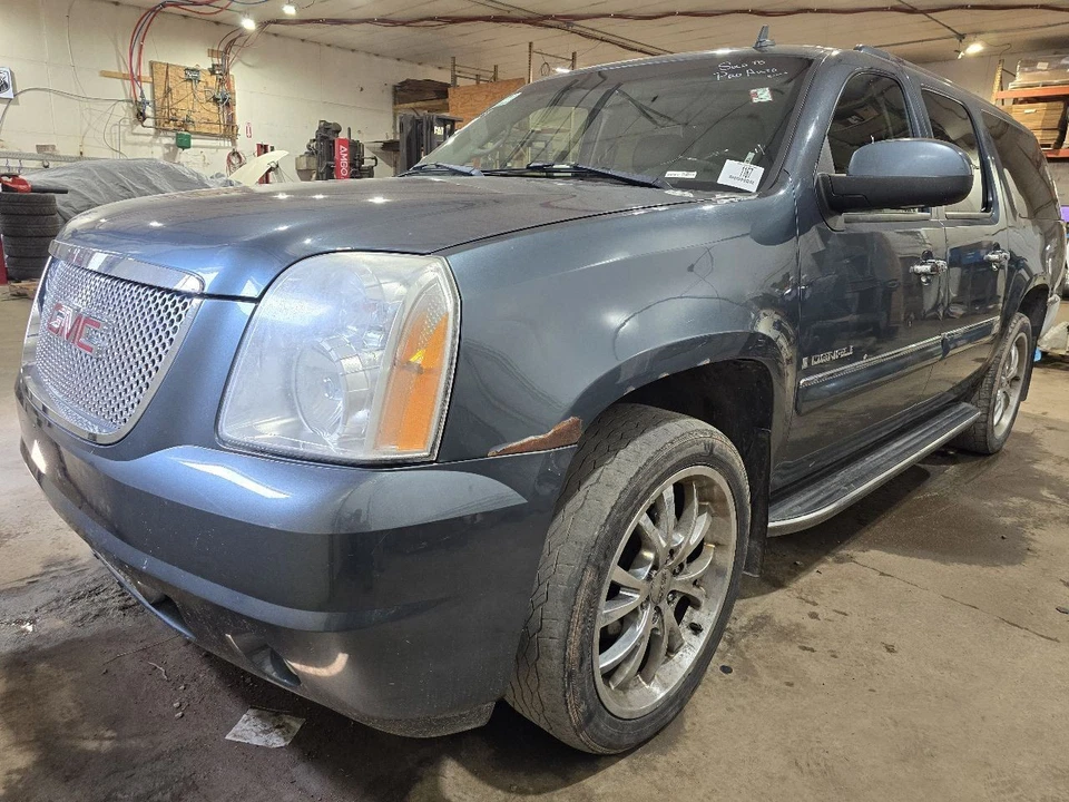 DENALI XL 2007 Topper/Tonneau 638412 - Image 3 of 4