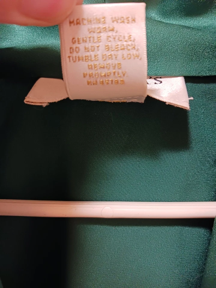 Bata kimono satinada vintage Victoria’s Secret etiqueta dorada años 90 bordada Foto 4 de 4