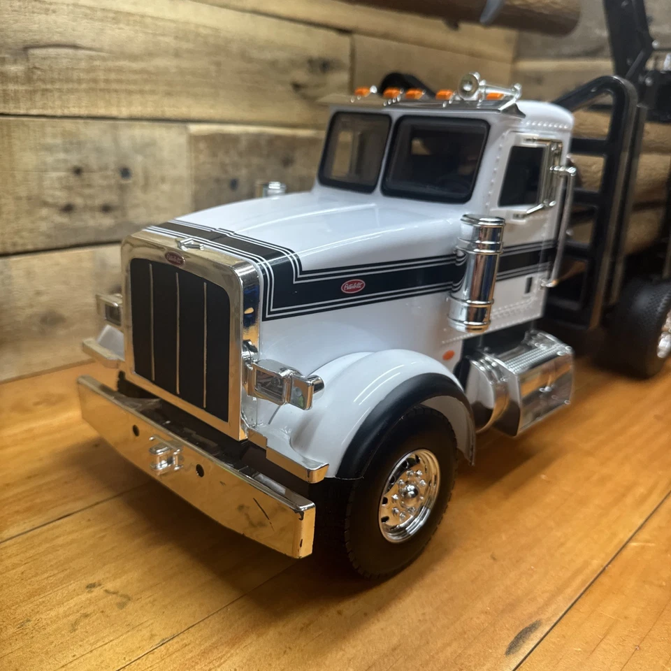 Peterbilt 1/16 Scale Farm Semi Log Truck 20” ERTL Model 367 Lights Sounds w Logs - Image 2 of 4