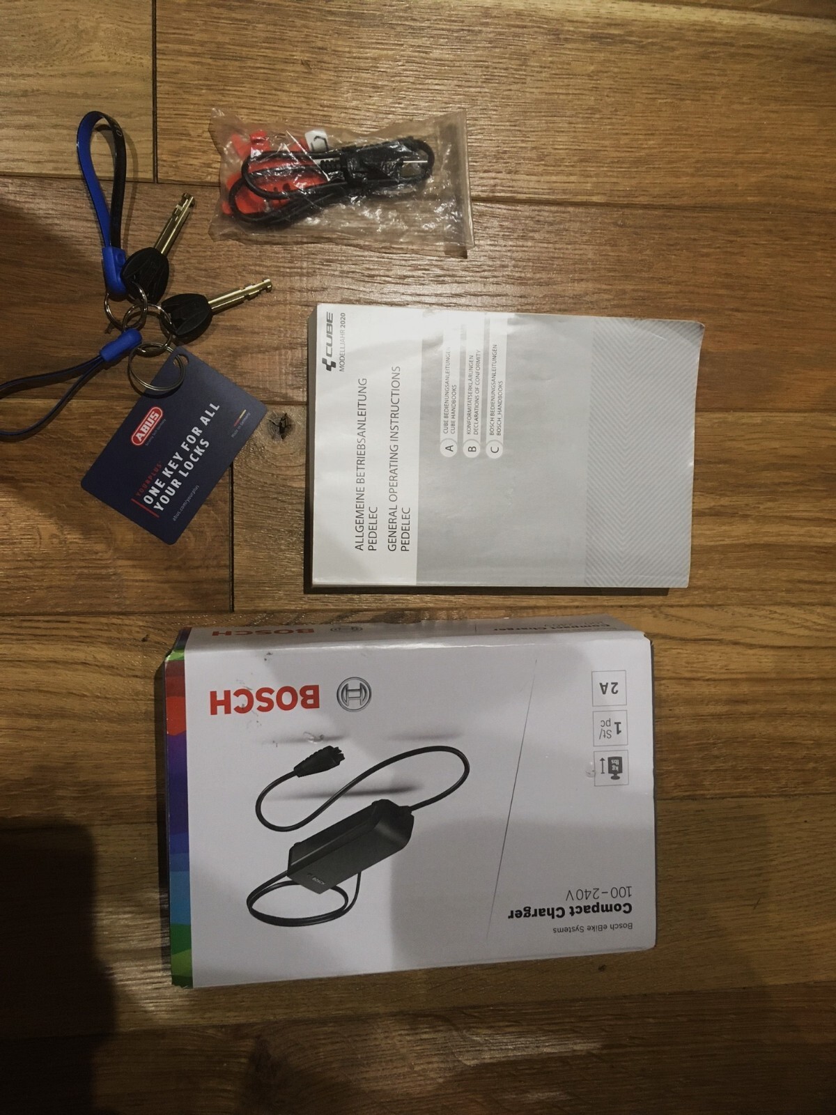 'BARG'AIN' Cube Kathmandu Hybrid Pro 625 EBIKE Outstanding Mint