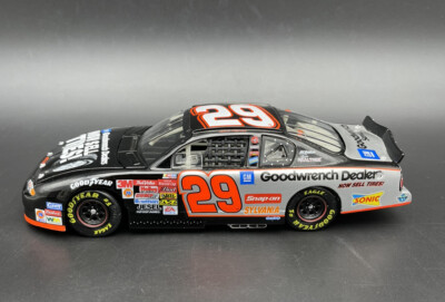 Kevin Harvick #29 2002 Monte Carlo GM Goodwrench On a Roll 1/24