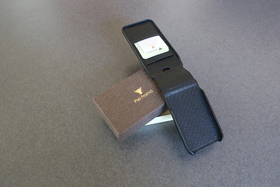 Piel Frama 765 Ostrich Black Leather Case for Apple iPhone 7 / iPhone 8 #113 - Image 3 of 4