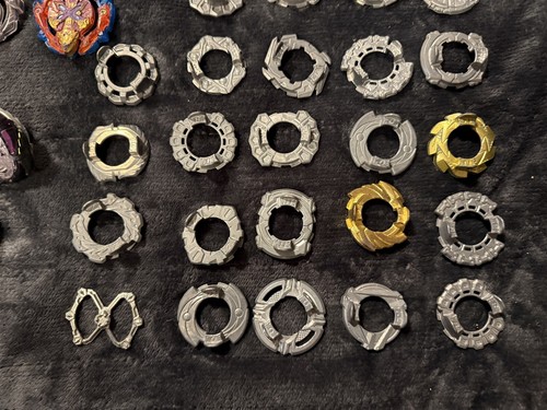 HUGE BEYBLADE LOT OF 113 PIECES METAL & PLASTIC ASSORTMENT TAKARA TOMY - Picture 3 of 15