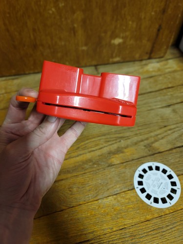 Viewmaster 2020 Mattel With 1 Disk Safari Animals Family Fun Toy Red - Picture 6 of 9