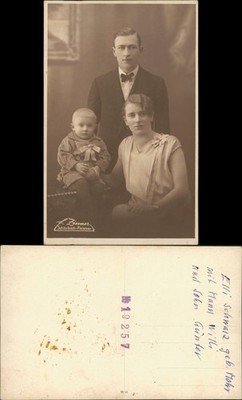 Atelier-Familienporträt, Elli Schwarz geb. Mohr und Sohn Günther 1930