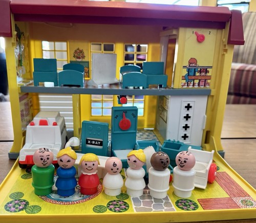 Vintage 1976 Little People Children's Hospital #931 Complete w/ Screen