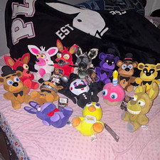 2016 Five Nights at Freddy's Plush Lot With Exclusives and tags still on some.