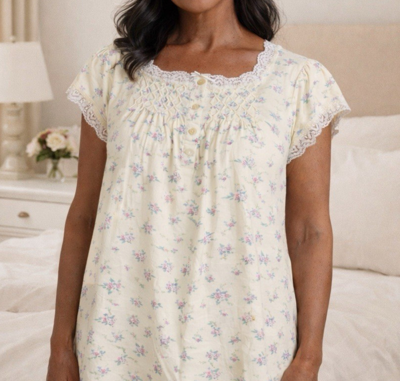 Vintage Butter Fly short Nightgown L  Yellow floral Short Sleeve flannel granny