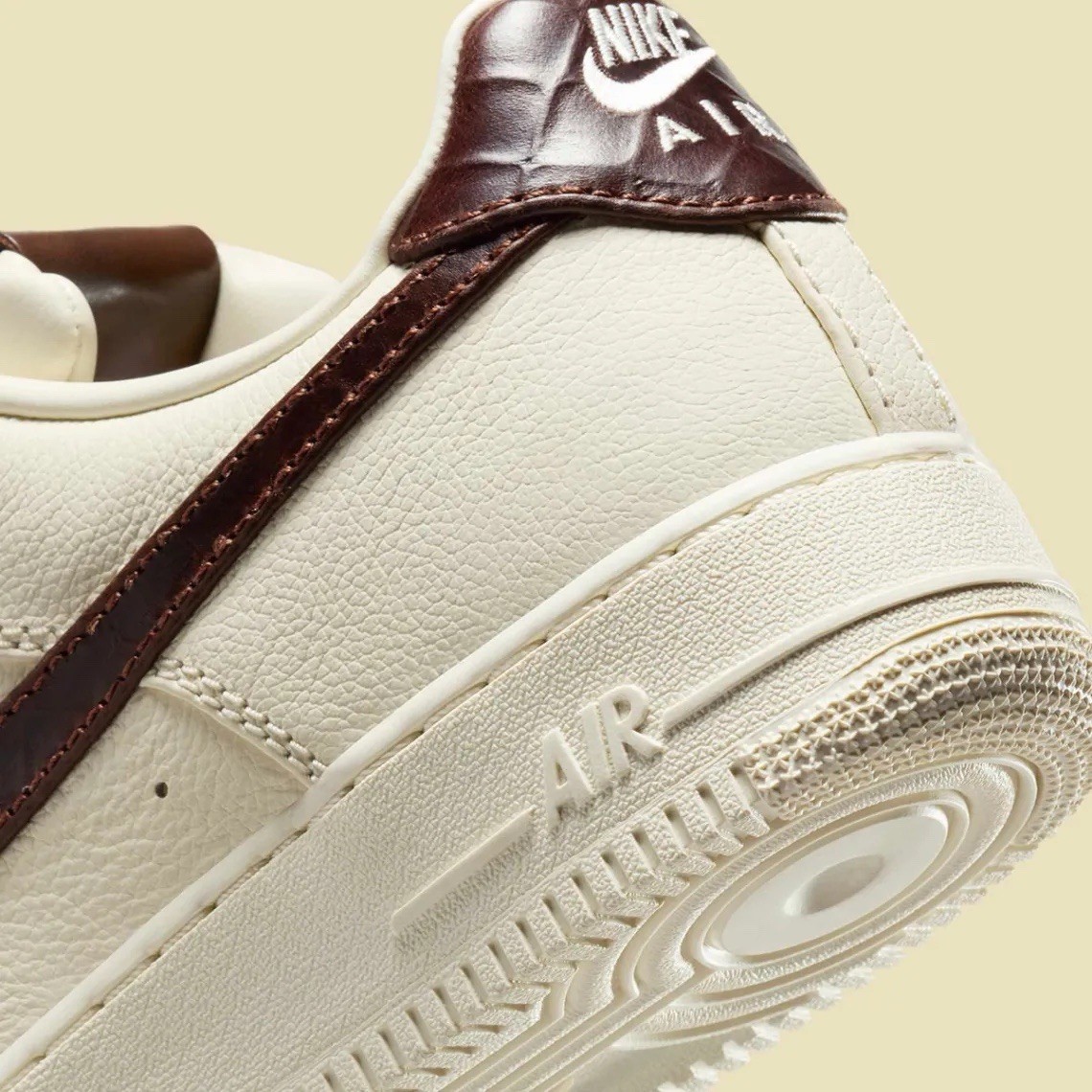 Nike Air Force 1 '07 Soft Pearl Ghost White Sneakers IH7332-001
