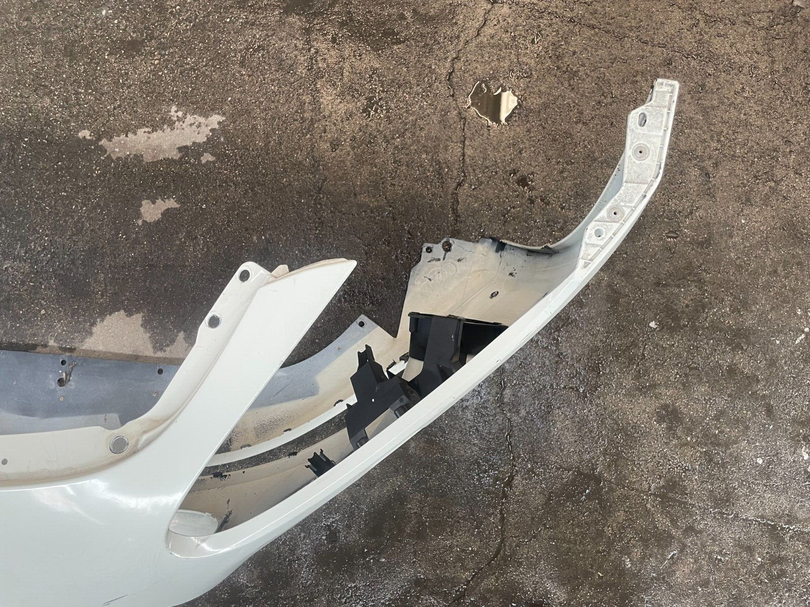 2008 - 2012 MASERATI GRANTURISMO FRONT BUMPER 80885700 OEM